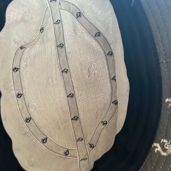 Y2k Volcom bucket hat vintage - Picture 4 of 4